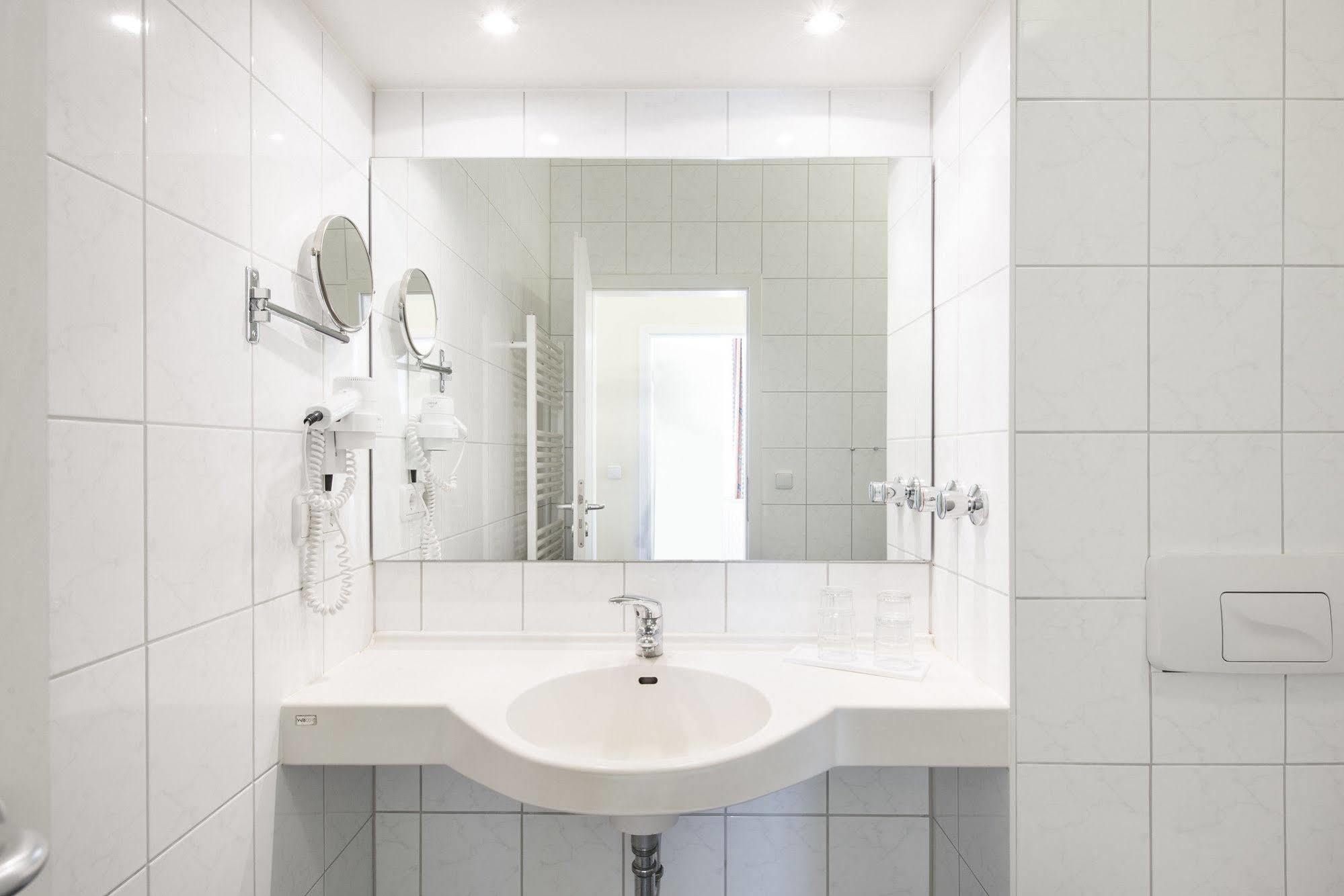 Aparthotel Kuehlungsborn, Villa Am Konzertgarten Exteriör bild