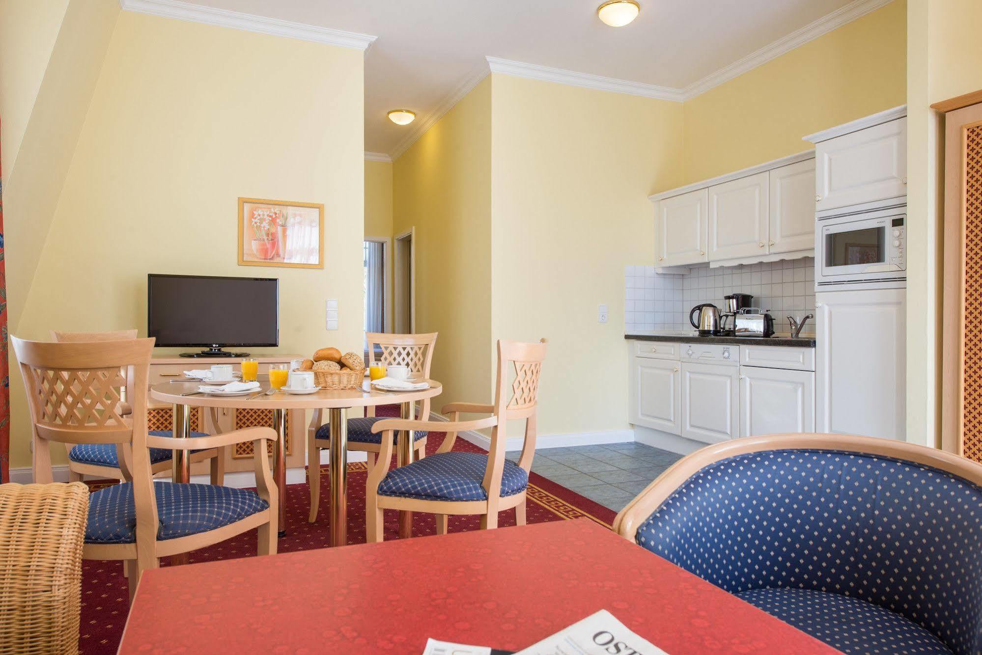 Aparthotel Kuehlungsborn, Villa Am Konzertgarten Exteriör bild
